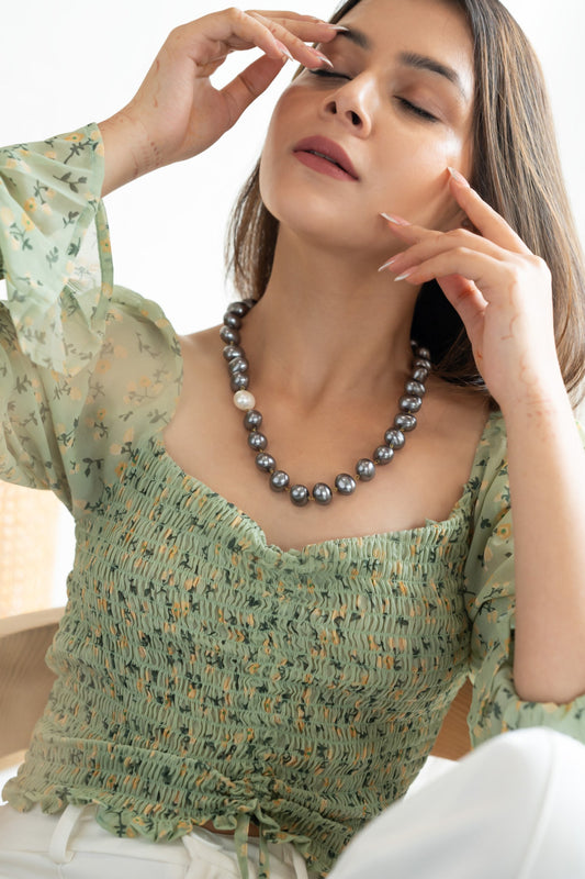 Pearl Embellished Necklace 