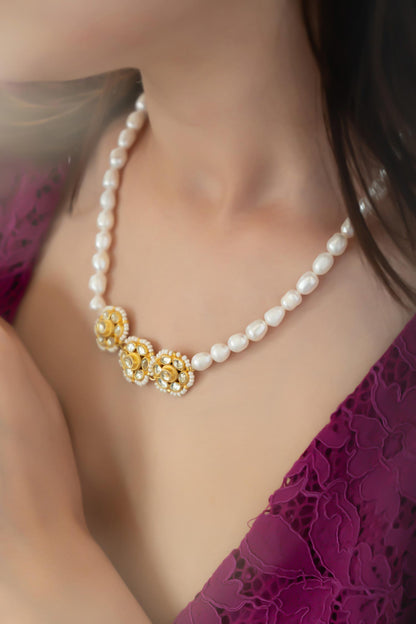 Kundan & Pearl Embellished Pendant Necklace 