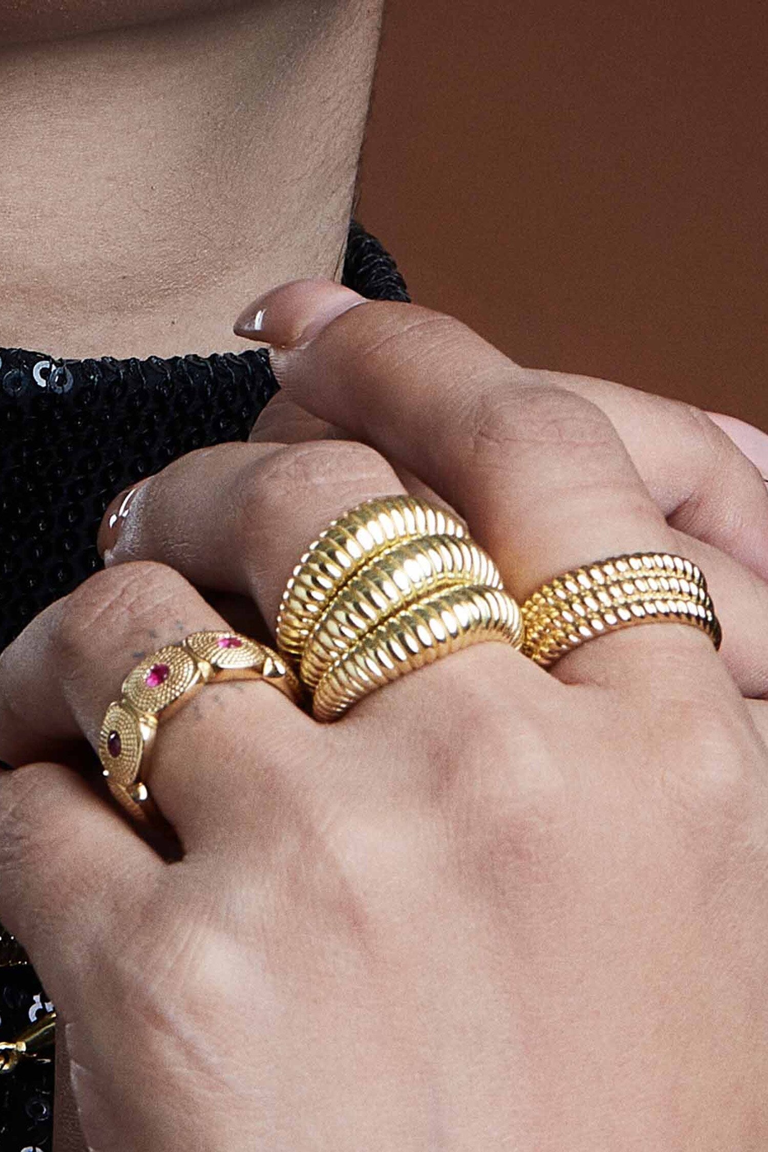 Sculpted Ridge Ring 