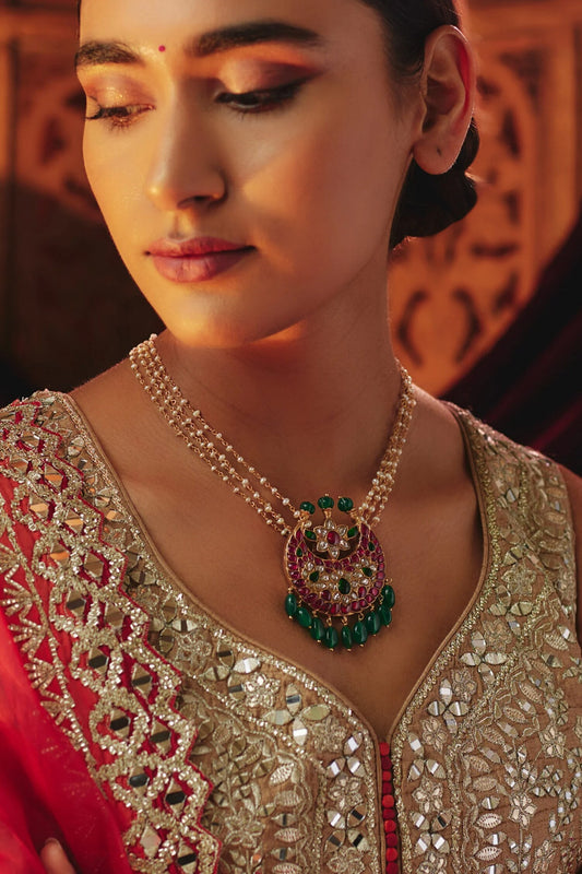 Kundan & Onyx Bead Embellished Necklace 