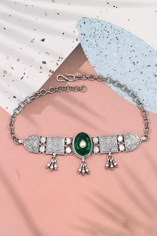 Majestic Glow Emerald Stone Embellished Choker 