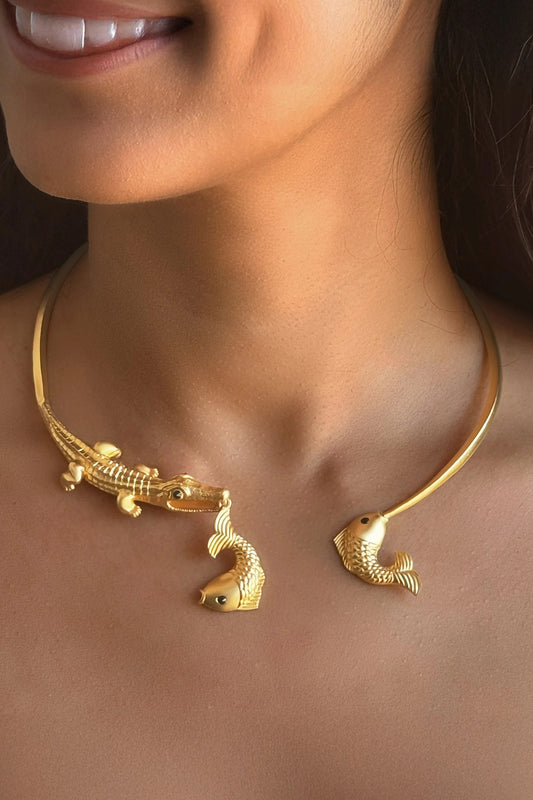 Alligator Catching Fish Choker 