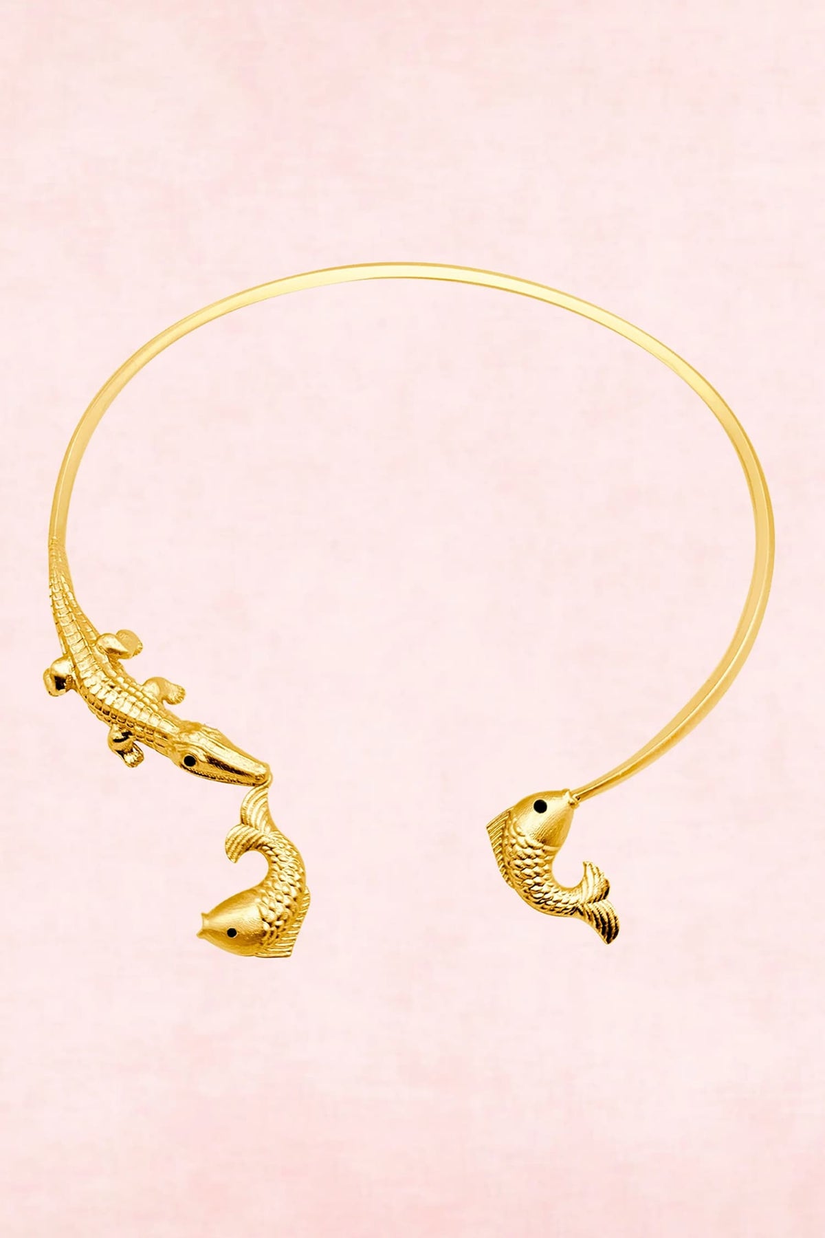 Alligator Catching Fish Choker 