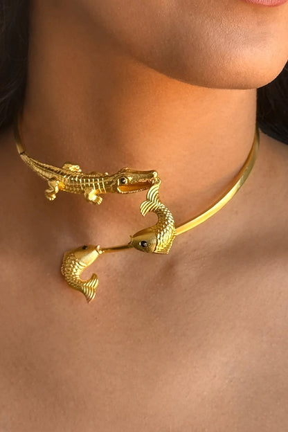 Alligator Catching Fish Choker 