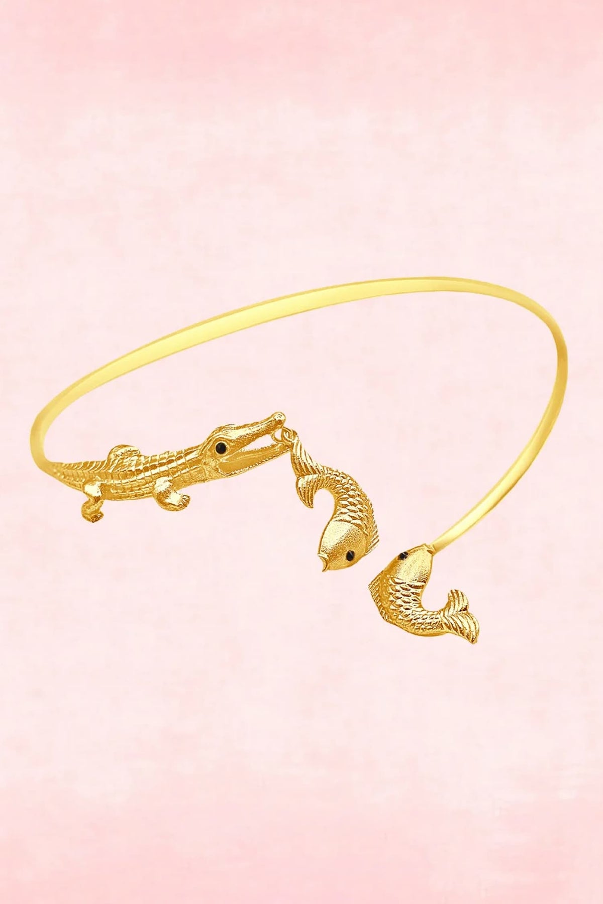 Alligator Catching Fish Choker 