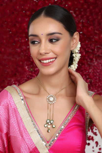 Kundan Embellished Pendant Necklace 
