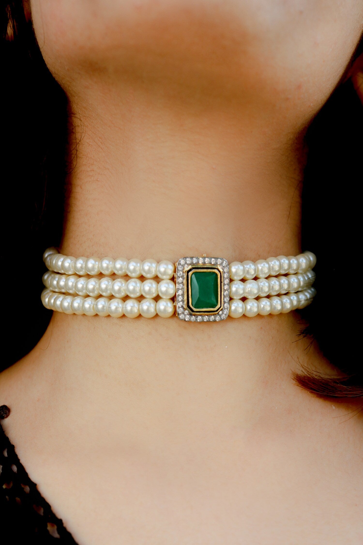 Stone Pearl Choker 