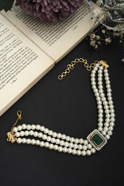 Stone Pearl Choker 