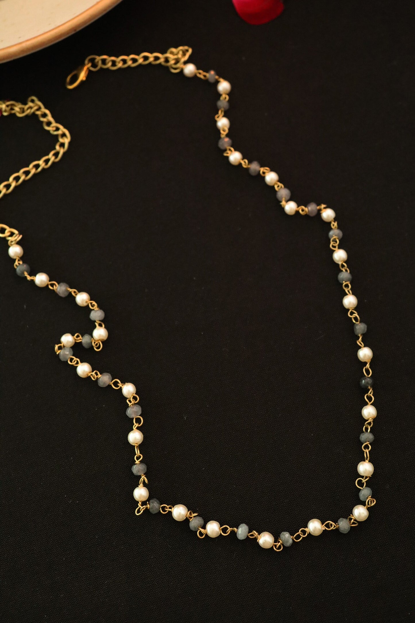 Stone & Pearl Embellished Chain 