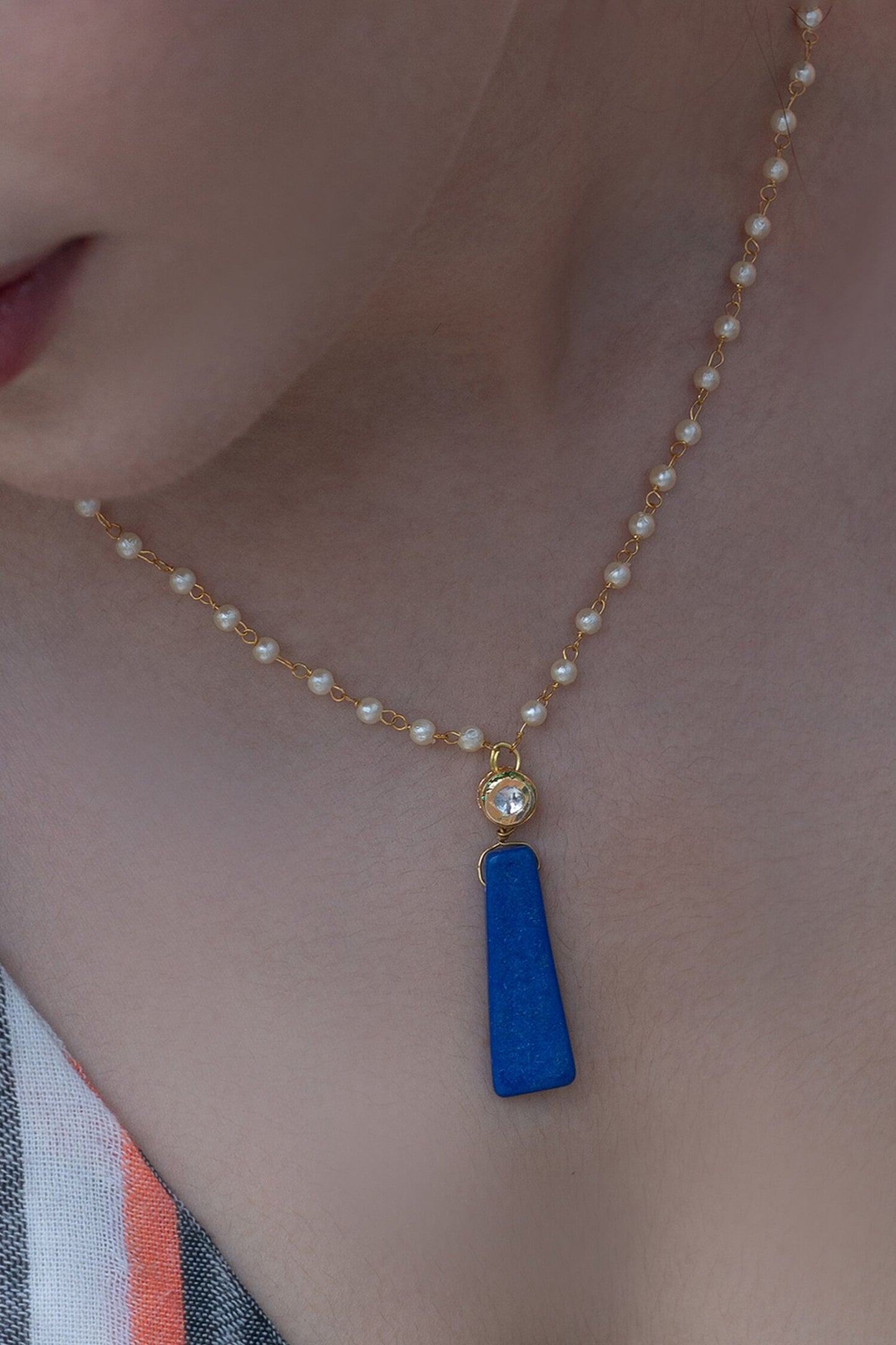 Stone Drop Pearl Strewn Pendant Chain 