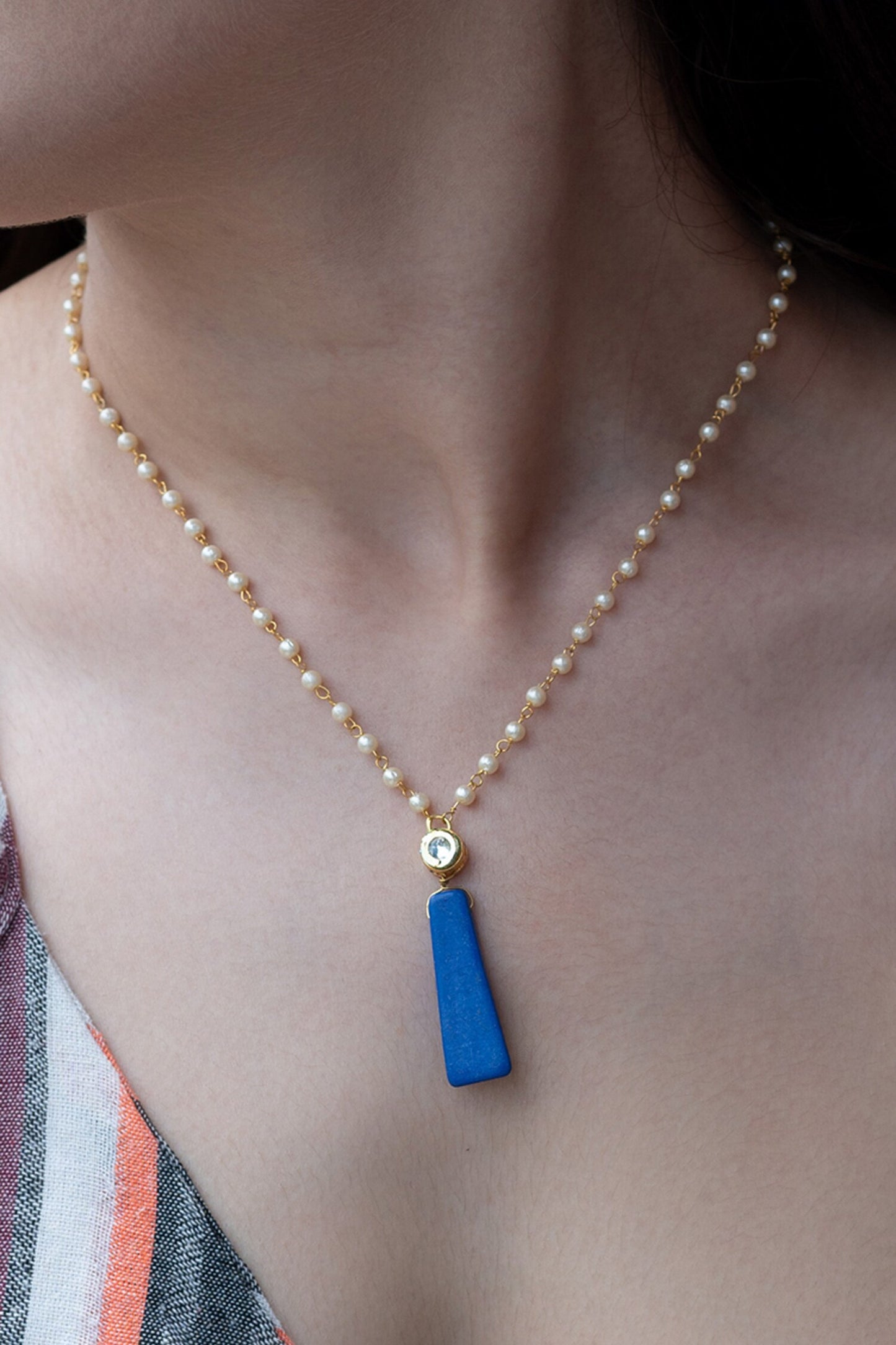 Stone Drop Pearl Strewn Pendant Chain 