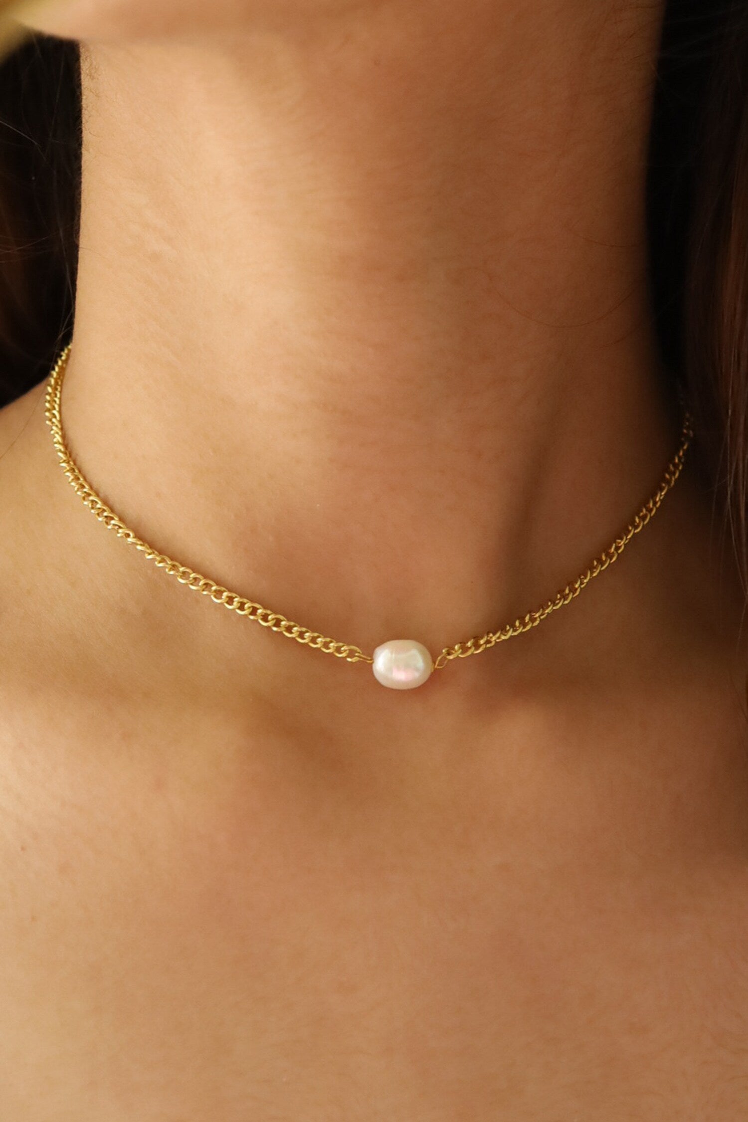 Pearl Stone Embellished Chain 