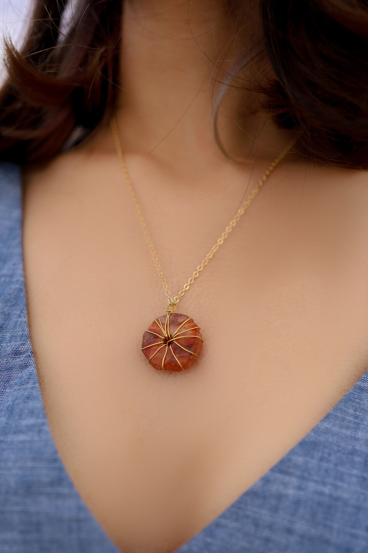 Stone Embellished Pendant Chain Necklace 