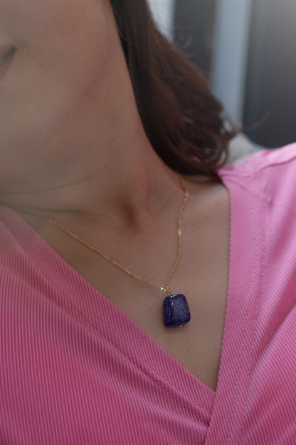 Natural Stone Embellished Pendant Chain Necklace 