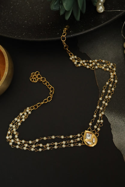 Kundan Embellished Pendant Choker 