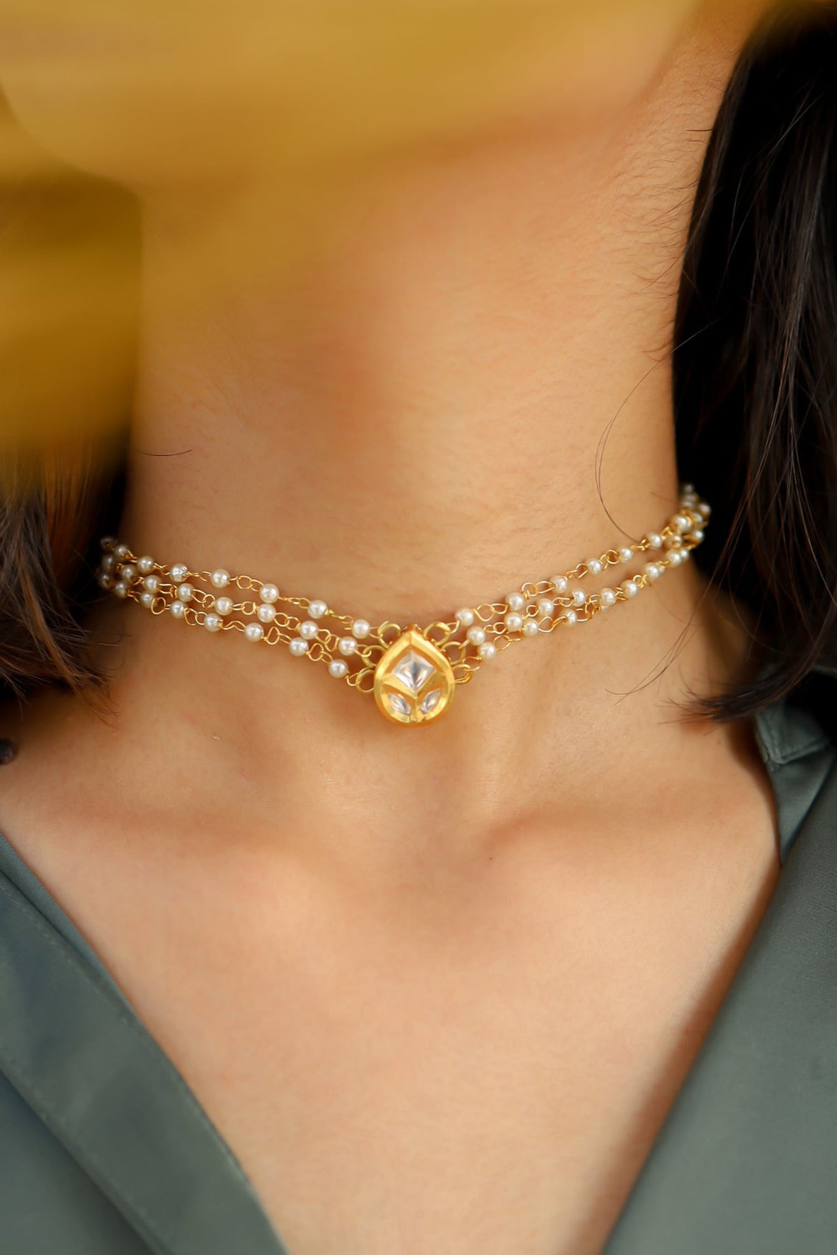 Kundan Embellished Pendant Choker 