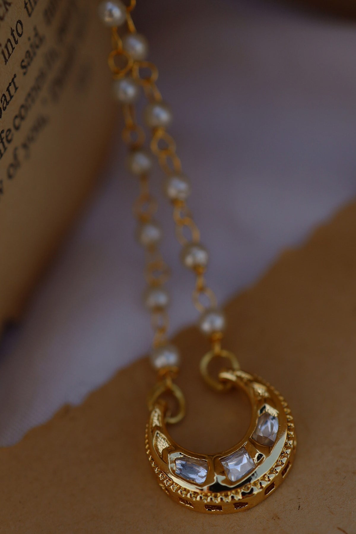 Kundan Embellished Pendant Necklace 