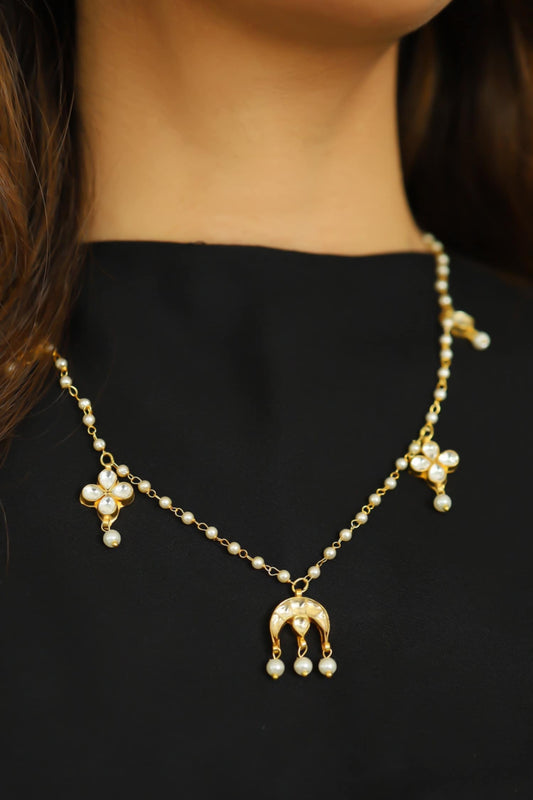 Kundan Embellished Necklace 