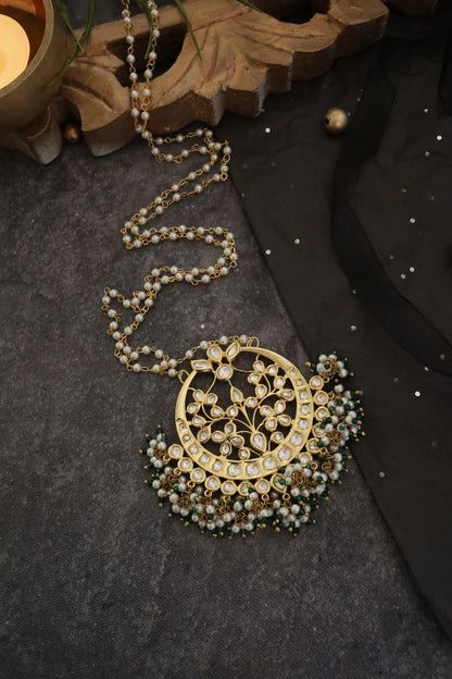 Kundan Embellished Pendant Necklace 