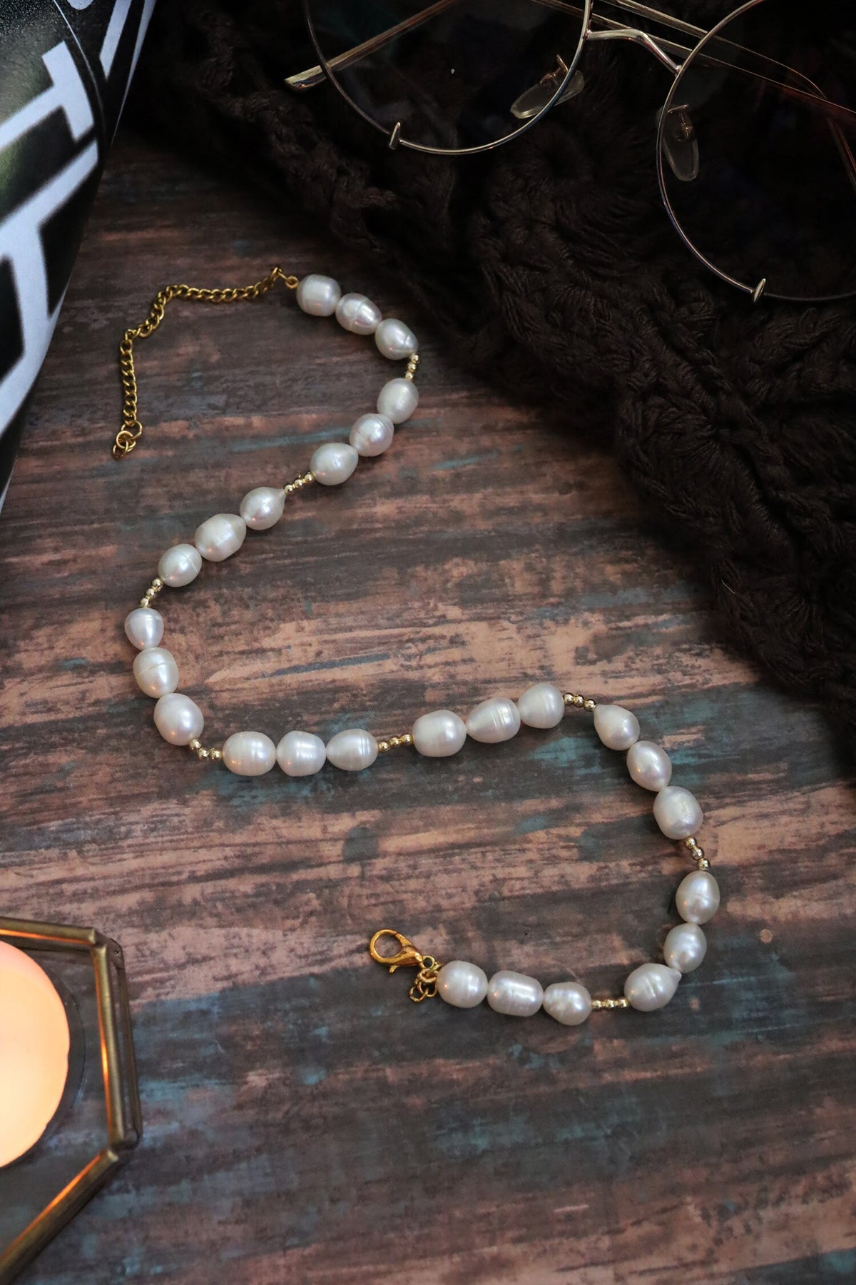 Pearl Embellished Necklace 