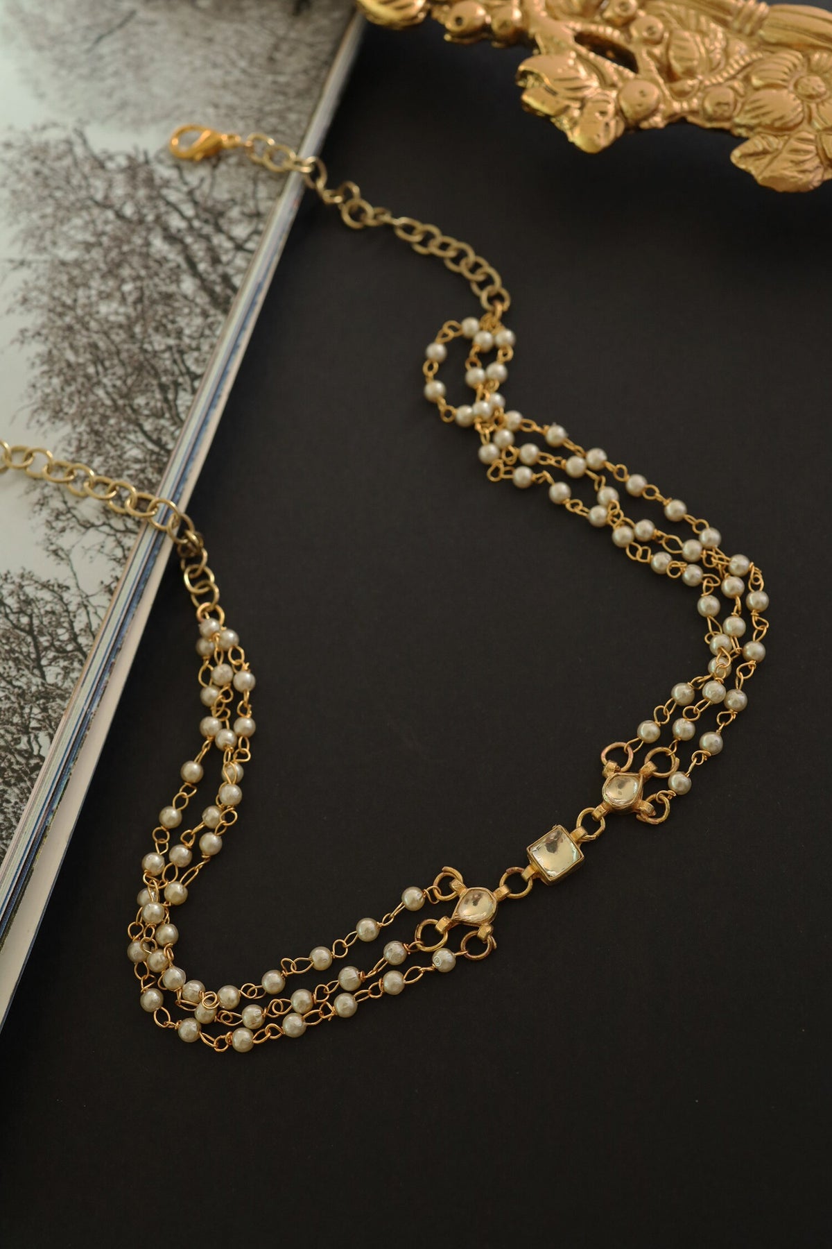 Kundan & Pearl Embellished Pendant Choker 