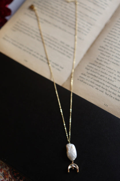 Kundan Crescent Embellished Pendant Necklace 