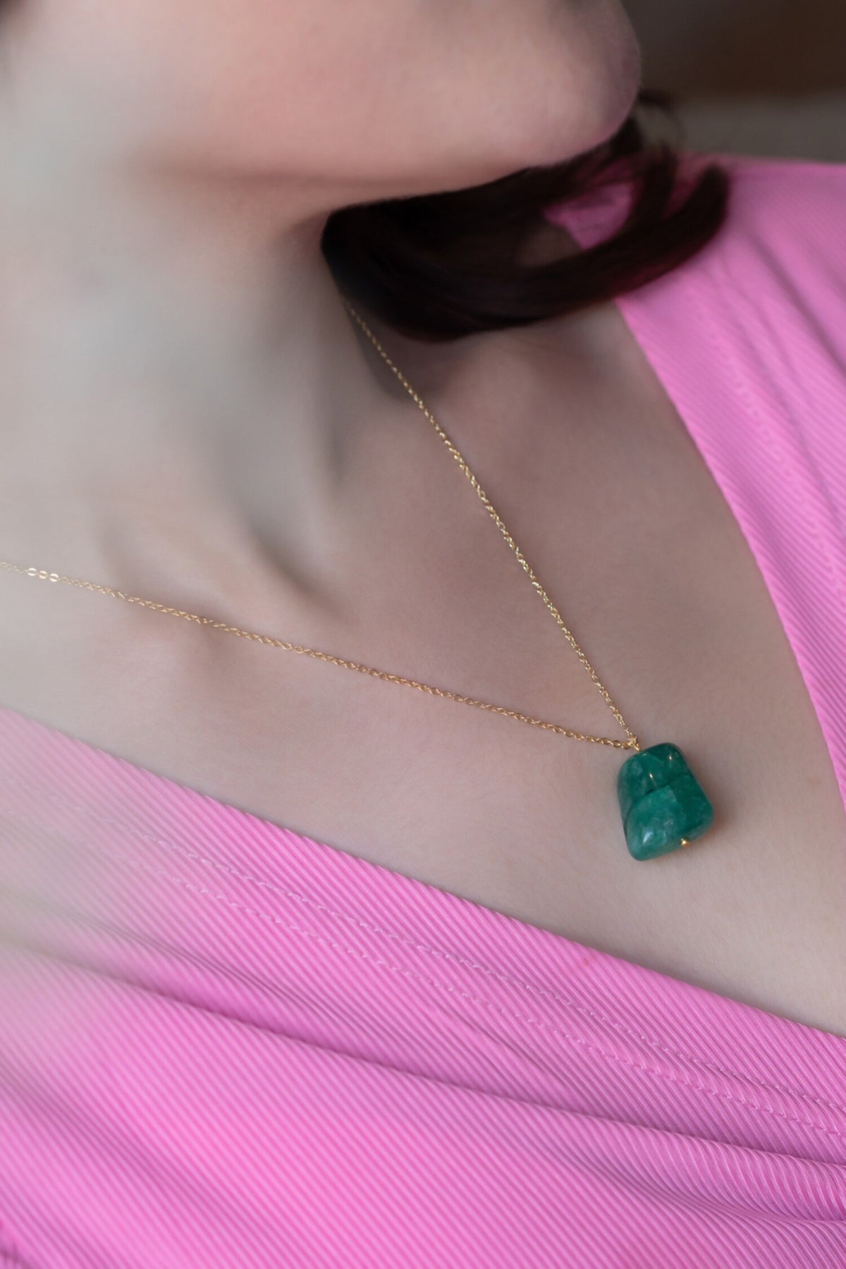 Stone Embellished Pendant Chain Necklace 