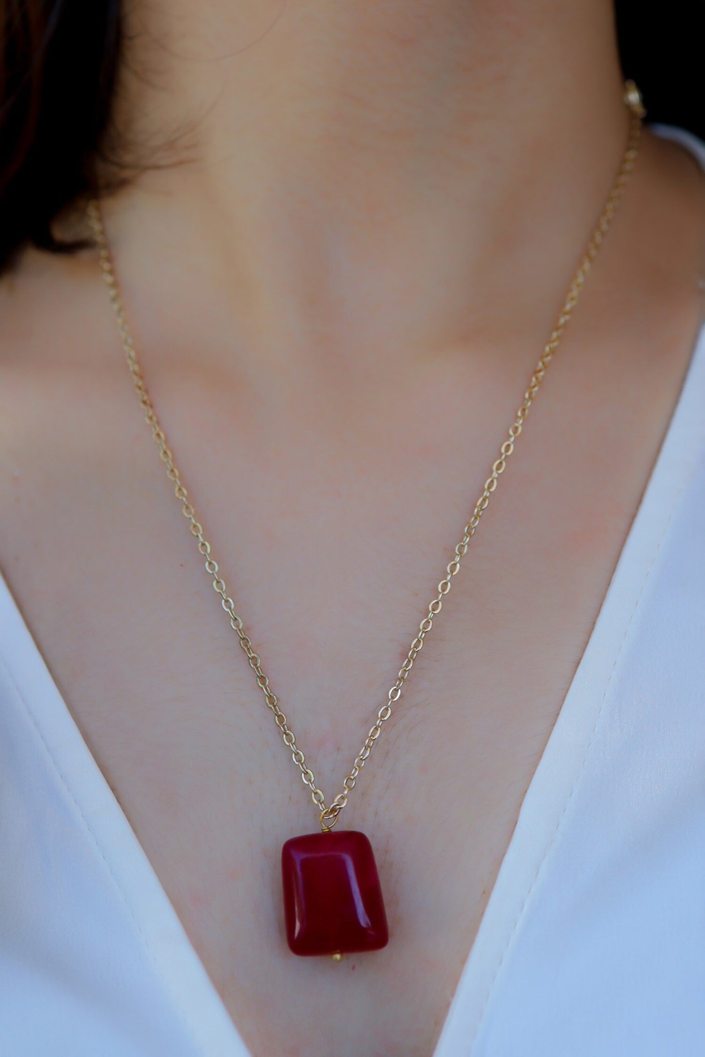 Stone Embellished Pendant Necklace 