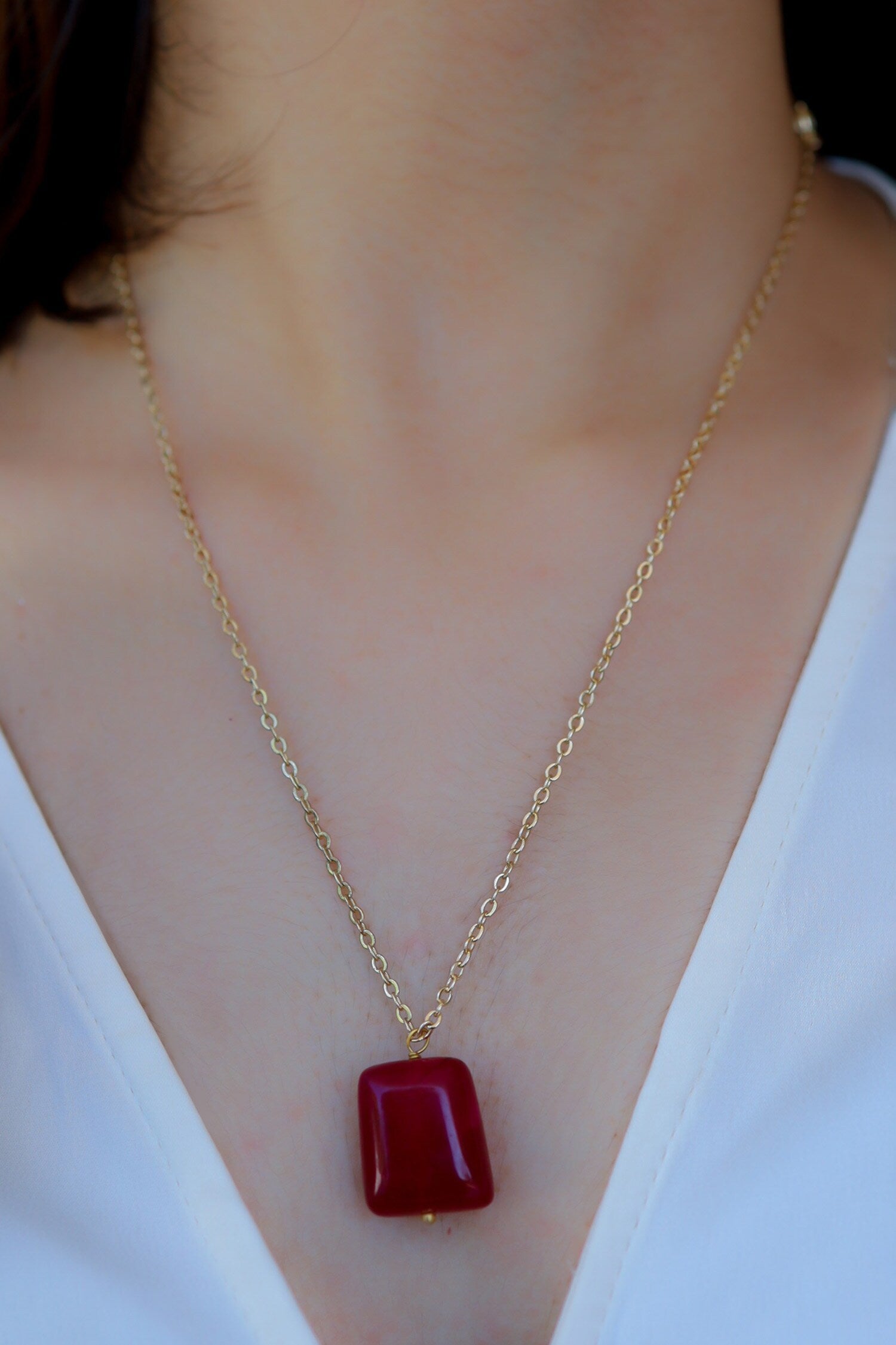 Stone Embellished Pendant Necklace 