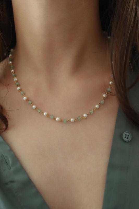 Pearl & Onyx Stone Embellished Chain 