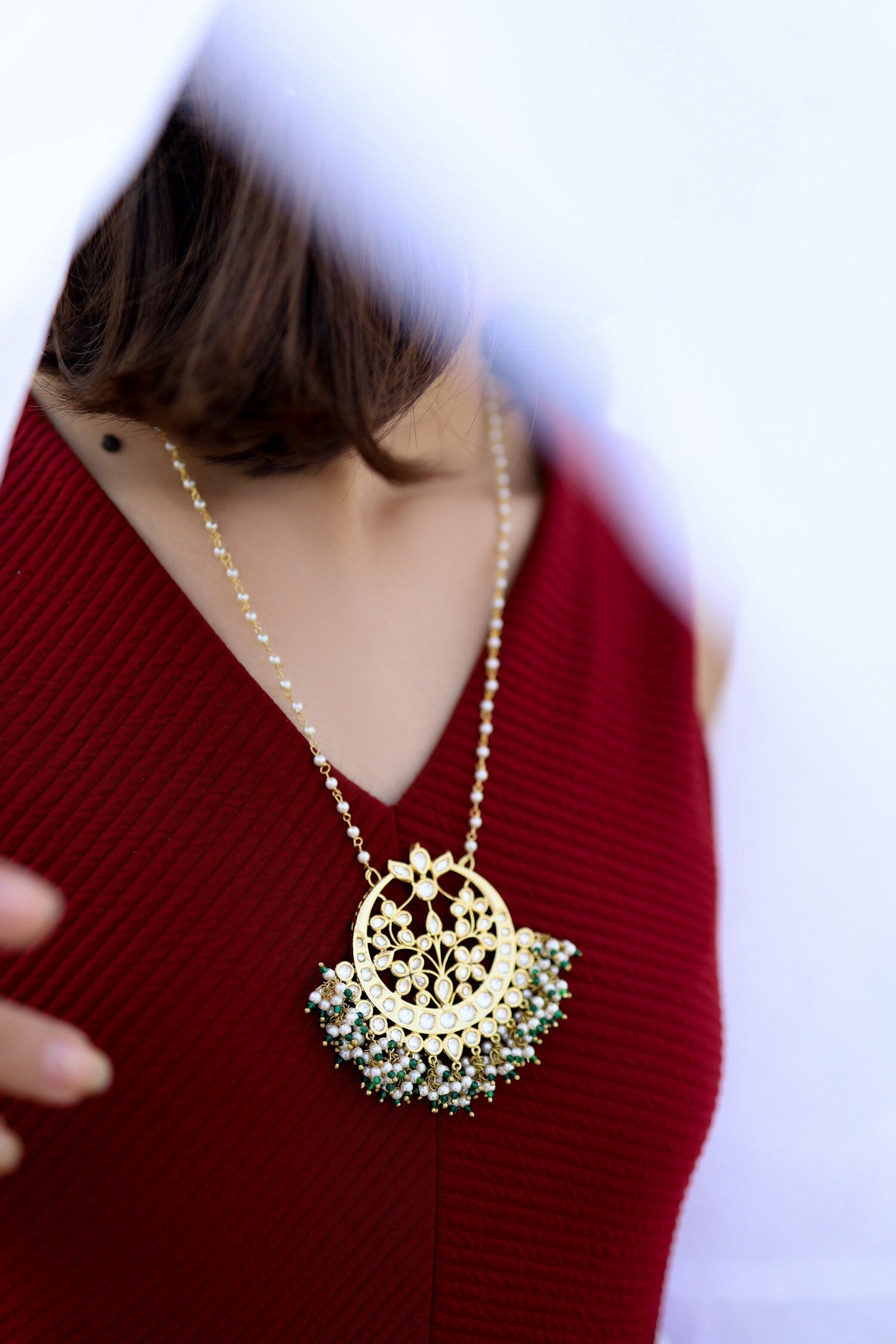 Kundan Embellished Pendant Necklace 