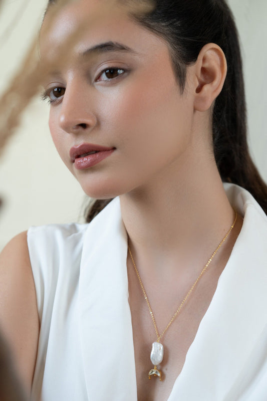 Kundan Crescent Embellished Pendant Necklace 