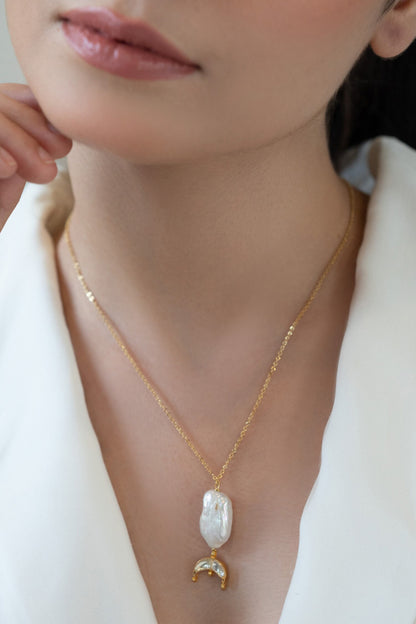 Kundan Crescent Embellished Pendant Necklace 