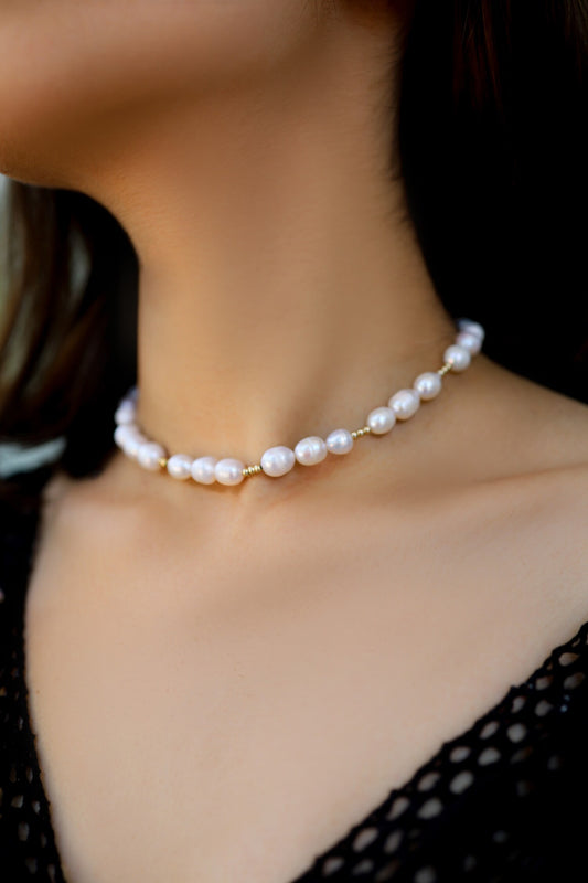 Pearl Embellished Necklace 