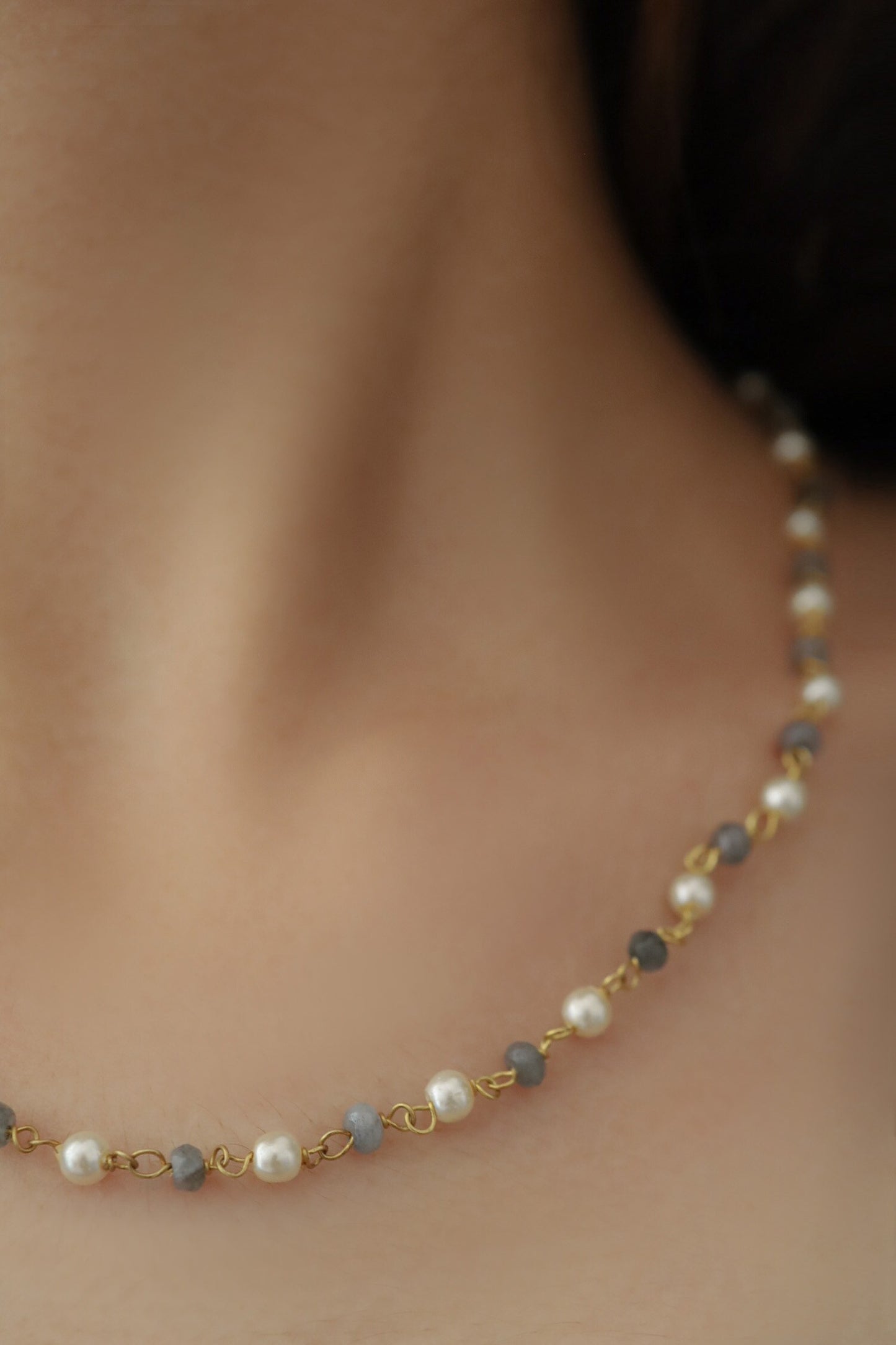 Stone & Pearl Embellished Chain 