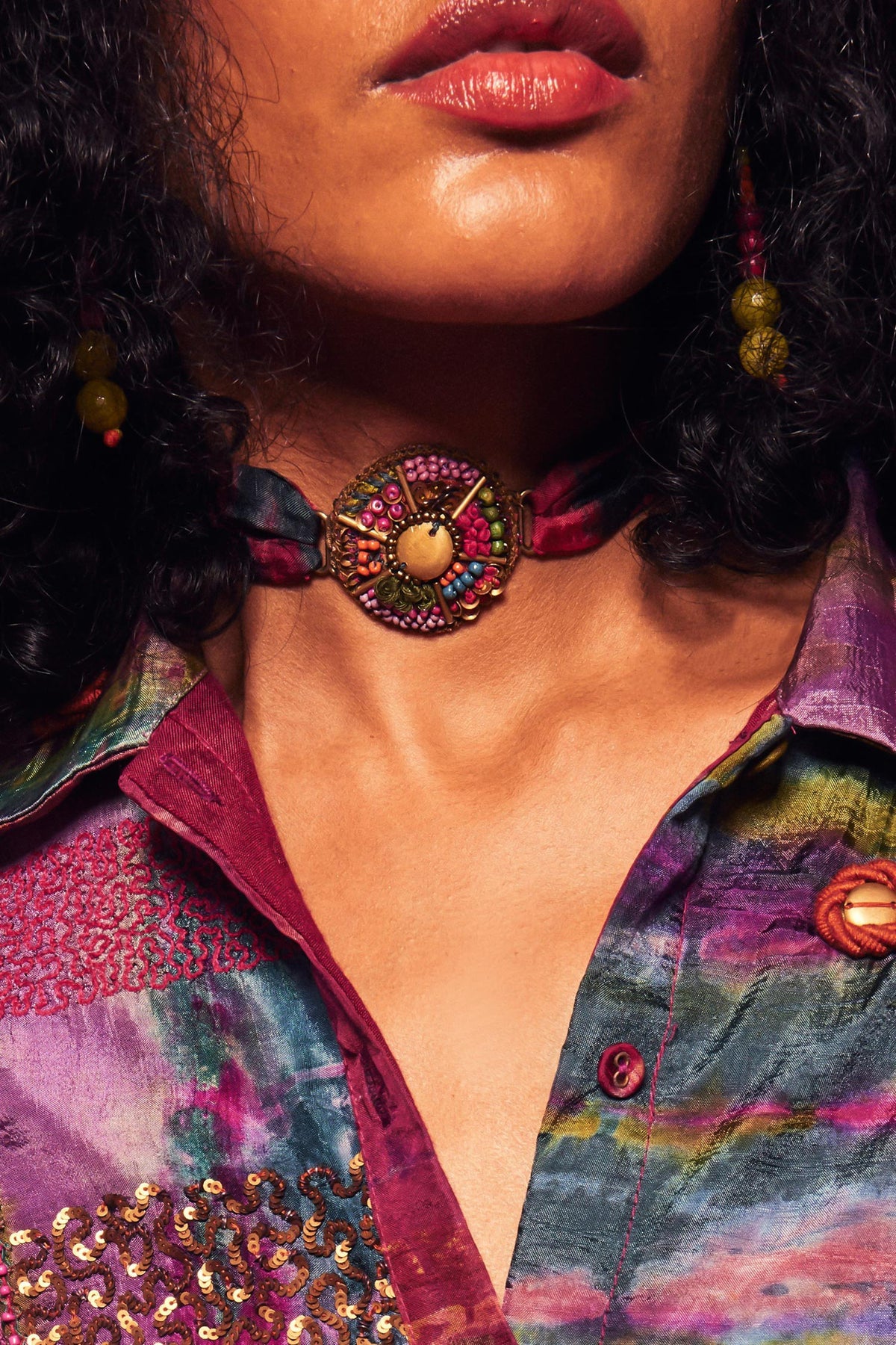 Maka Bead Circle Embellished Tie Dye Strap Choker 
