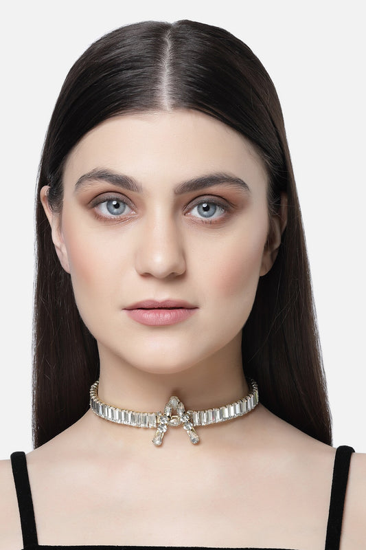 A Letter Shaped Pendant Choker 