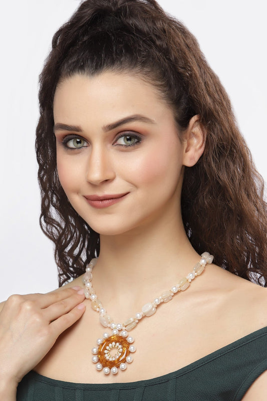 Pearl Embellished Pendant Necklace 