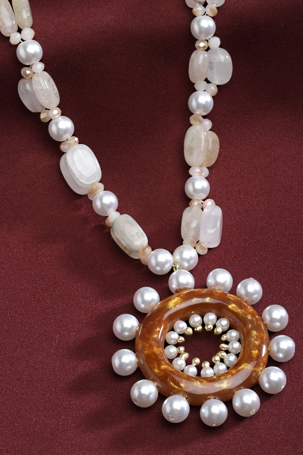 Pearl Embellished Pendant Necklace 