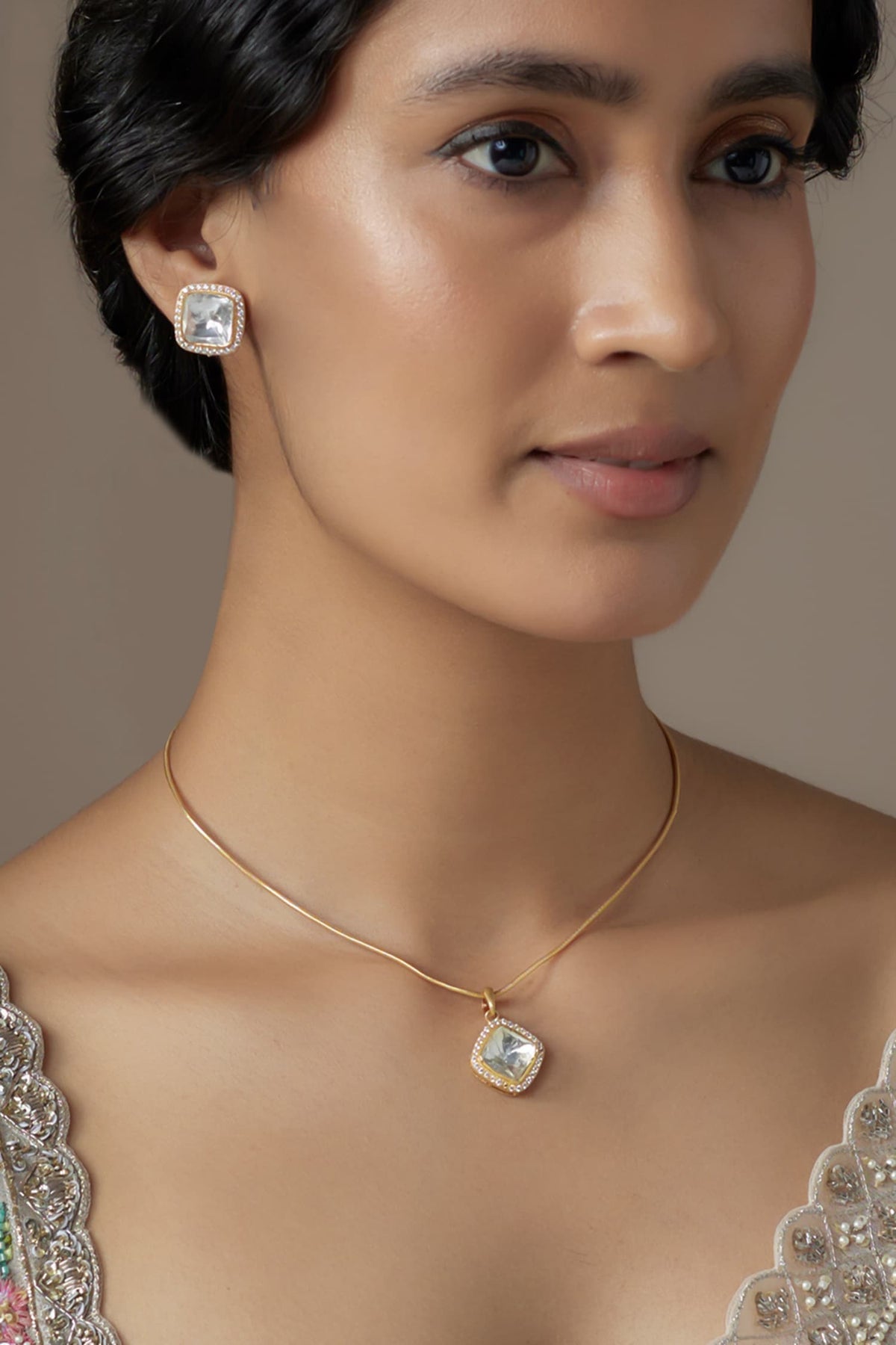 Diamond Shaped Pendant Necklace Set 