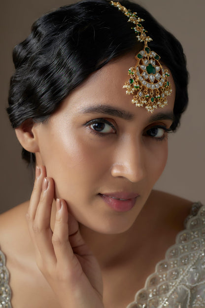 Kundan Stone Embellished Maangtikka 