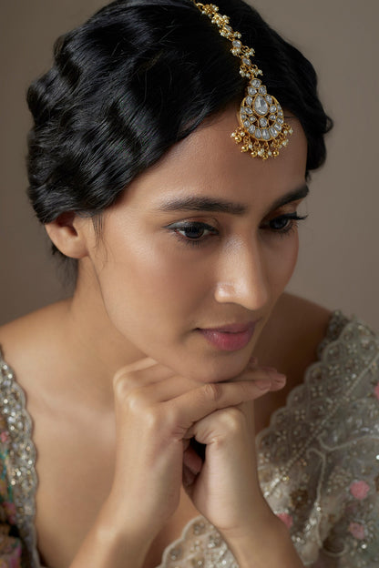Kundan Pearl Embellished Maangtikka 