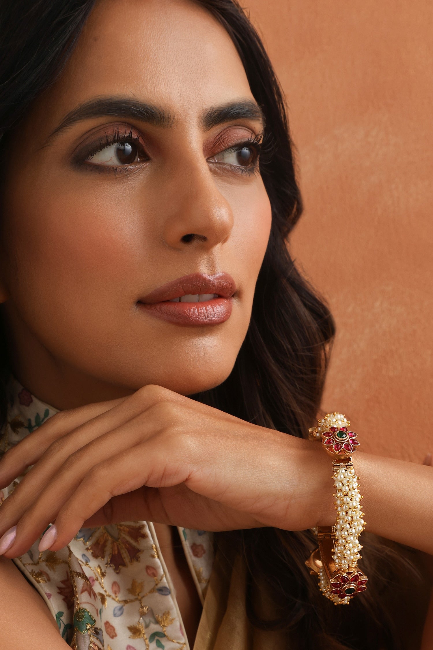 Floral Stone Jadau Bangle 
