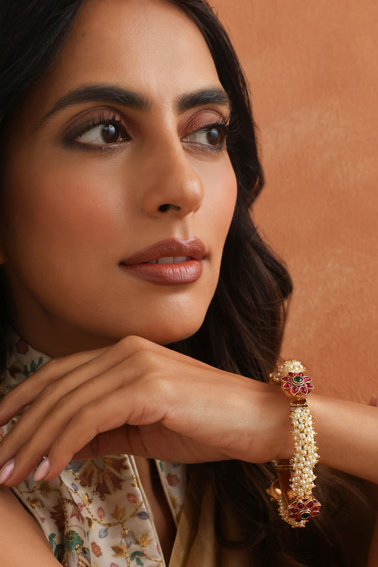 Floral Stone Jadau Bangle 