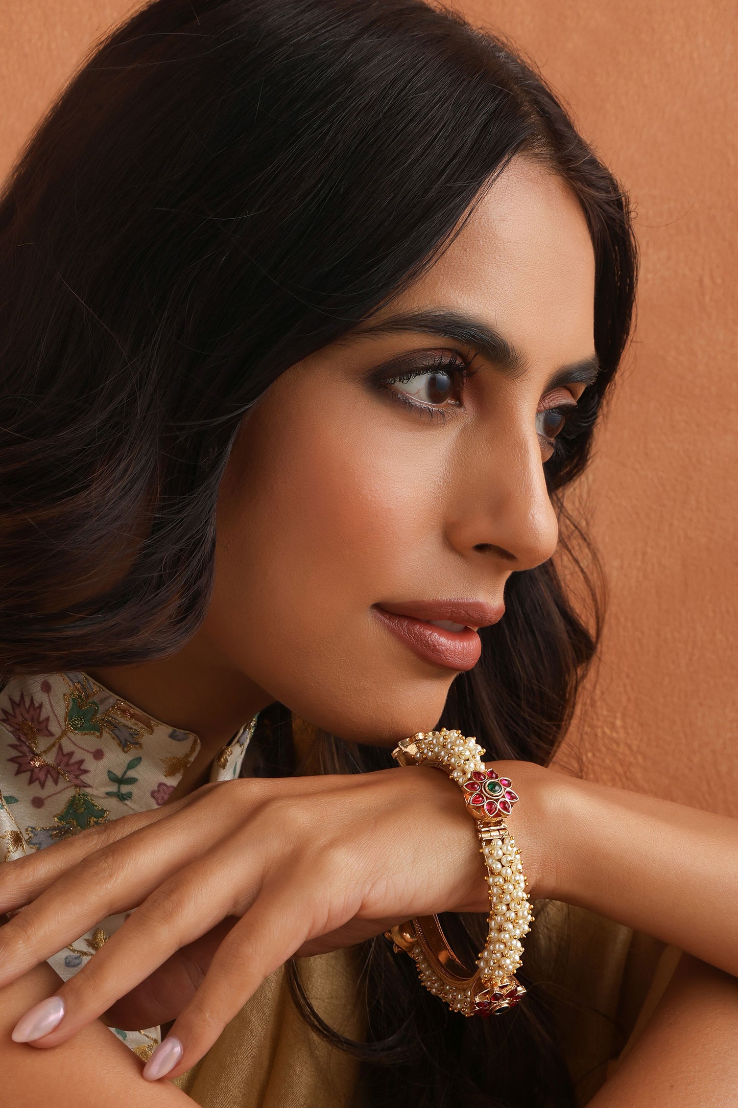Floral Stone Jadau Bangle 