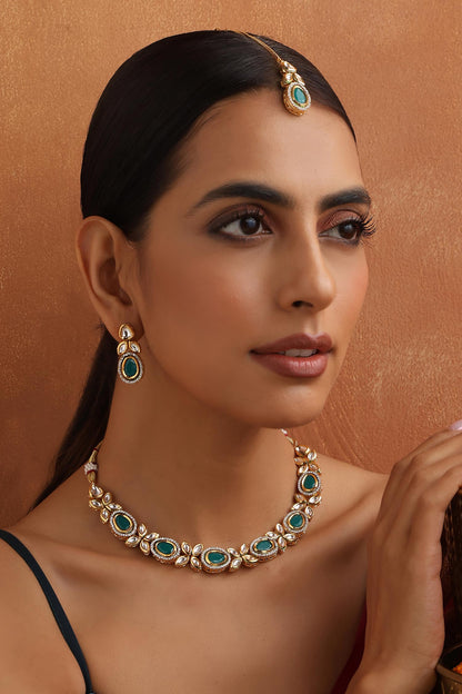 Flower Motif Carved Jewellery Set 