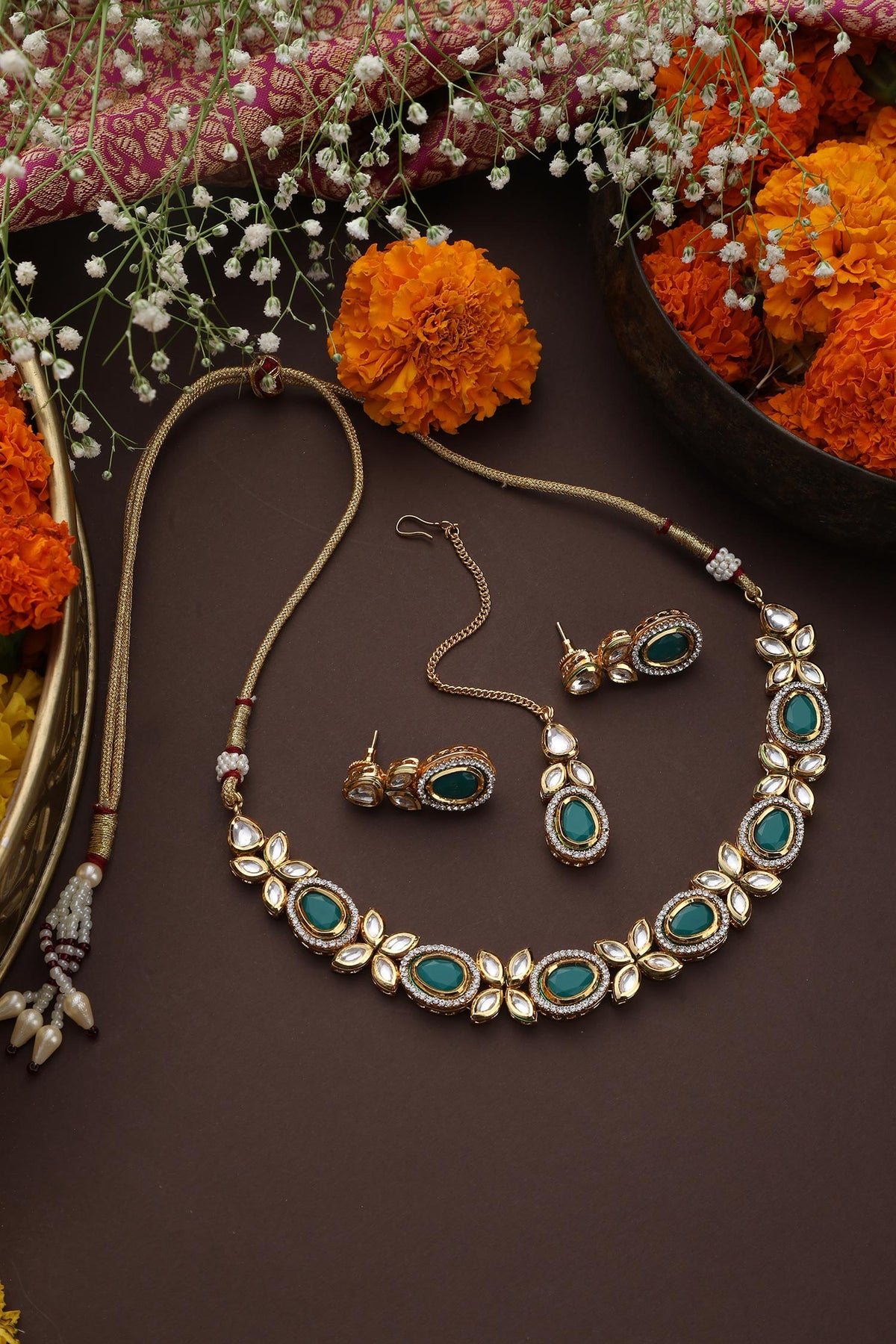 Flower Motif Carved Jewellery Set 