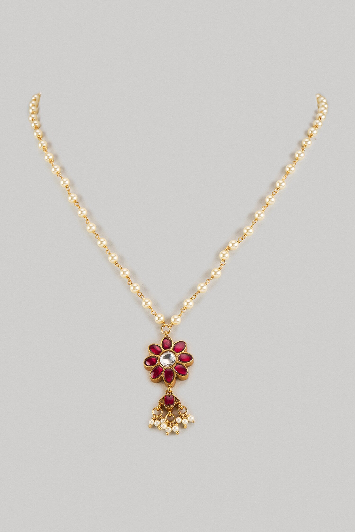 Floral Shaped Pendant Necklace 