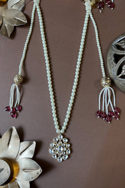 Floral Pendant Necklace with Faux Pearls 
