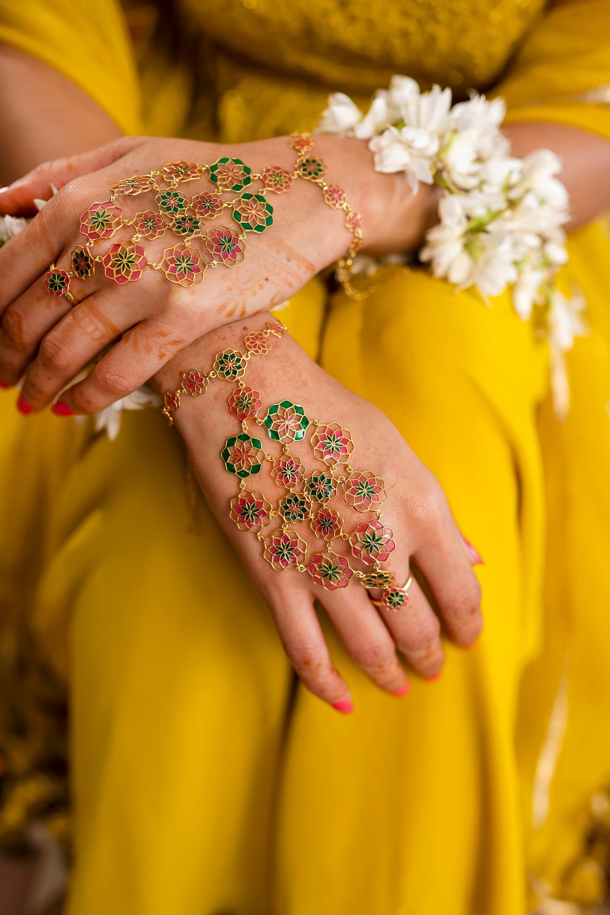 Enamelled Floral Haathphool Bracelet 